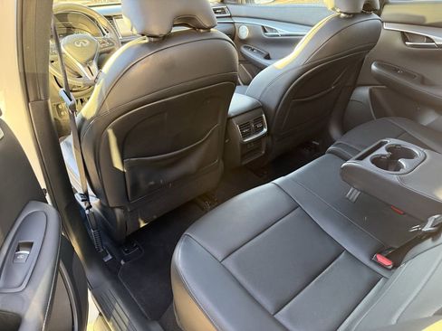 Used 2023 INFINITI QX50 Luxe image 32