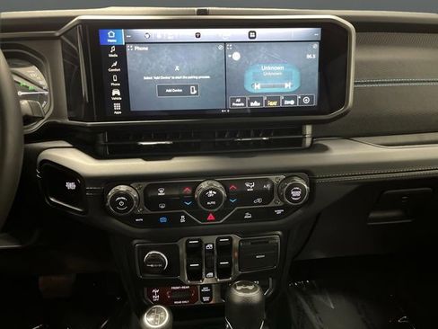 Used 2024 Jeep Wrangler Unlimited Rubicon 4xe image 7