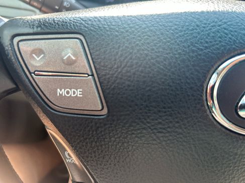 Used 2011 Lexus LS 460 image 24