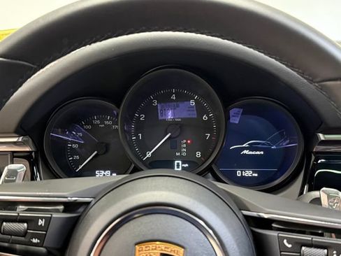 Certified 2026 Porsche Macan AWD/4WD image 19
