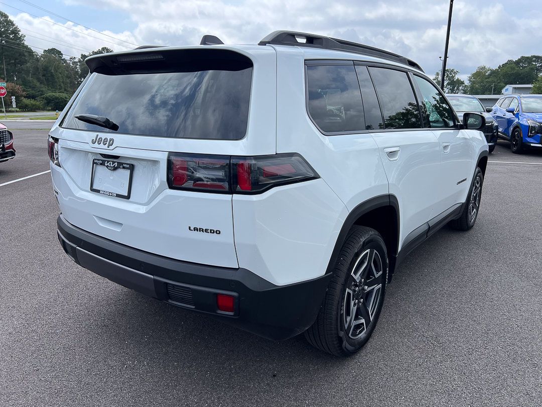 Used 2026 Jeep Cherokee Laredo AWD/4WD image 8