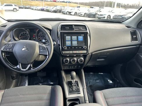Used 2025 Mitsubishi Outlander Sport SE image 10