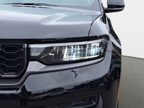New 2026 Jeep Grand Cherokee L 4WD image 32