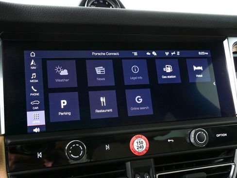 Certified 2025 Porsche Macan image 16