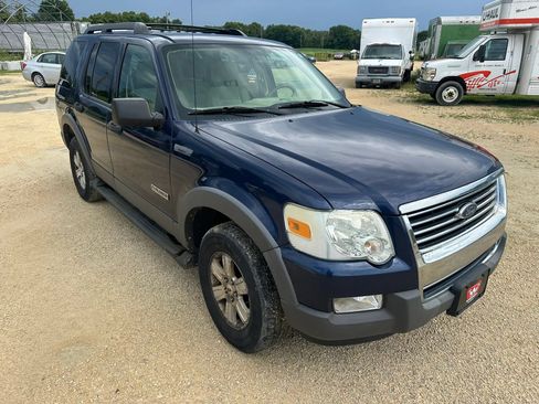 Used 2006 Ford Explorer XLT AWD/4WD image 4