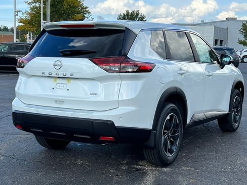 New 2026 Nissan Rogue SV image 7