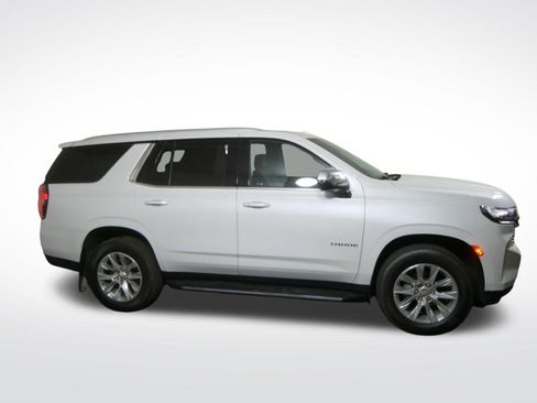 Used 2024 Chevrolet Tahoe Premier AWD/4WD image 2