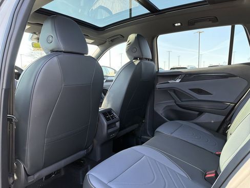 New 2026 Volkswagen Tiguan SE R-Line image 13