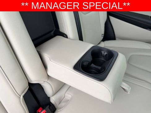 Used 2018 Ford Edge Titanium FWD image 38