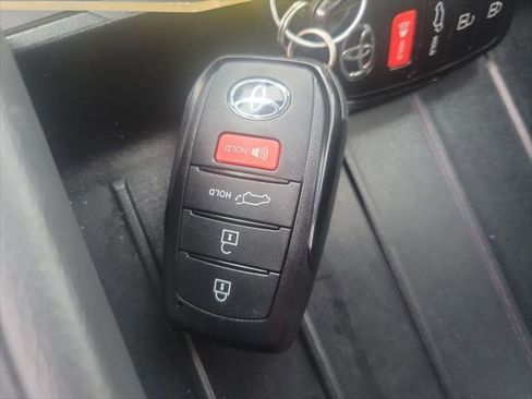 Certified 2024 Toyota Sequoia Platinum image 43