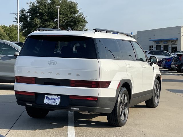 Used 2025 Hyundai Santa Fe SEL FWD image 4
