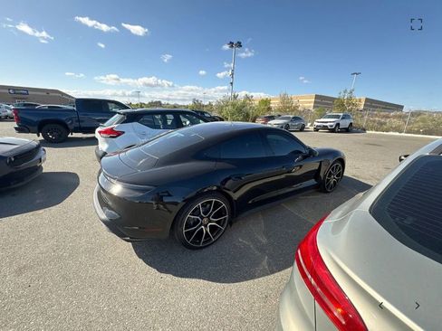 Used 2022 Porsche Taycan RWD image 3