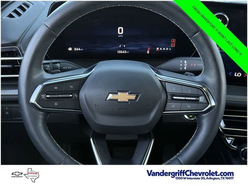 Certified 2025 Chevrolet Traverse LT FWD image 11