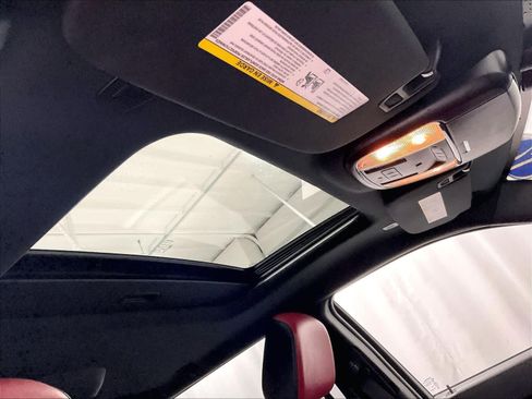 Used 2021 Dodge Durango R/T w/ Technology Group image 23