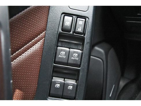 Used 2017 Subaru Forester 2.5i Touring AWD/4WD image 21