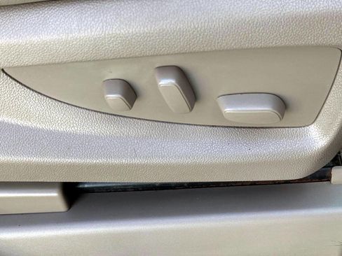 Used 2018 Chevrolet Tahoe LT image 9