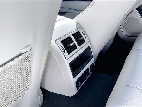 Used 2024 Jaguar XF R-Dynamic SE image 33