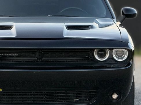 Used 2018 Dodge Challenger SXT w/ Blacktop Package RWD image 12