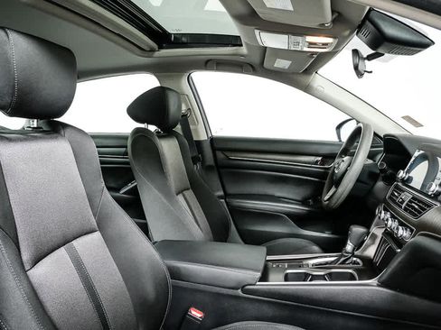 Used 2019 Honda Accord EX image 22
