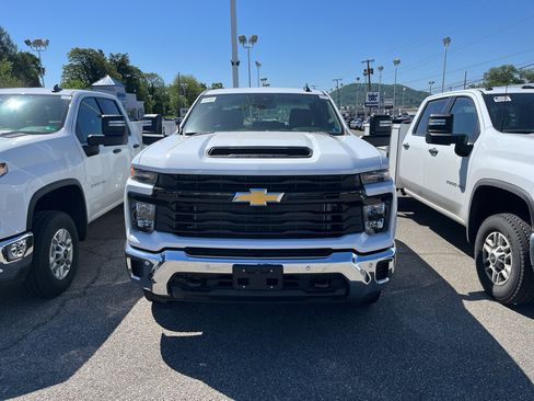 New 2026 Chevrolet Silverado 2500 W/T w/ WT/CX Safety Package AWD/4WD image 2
