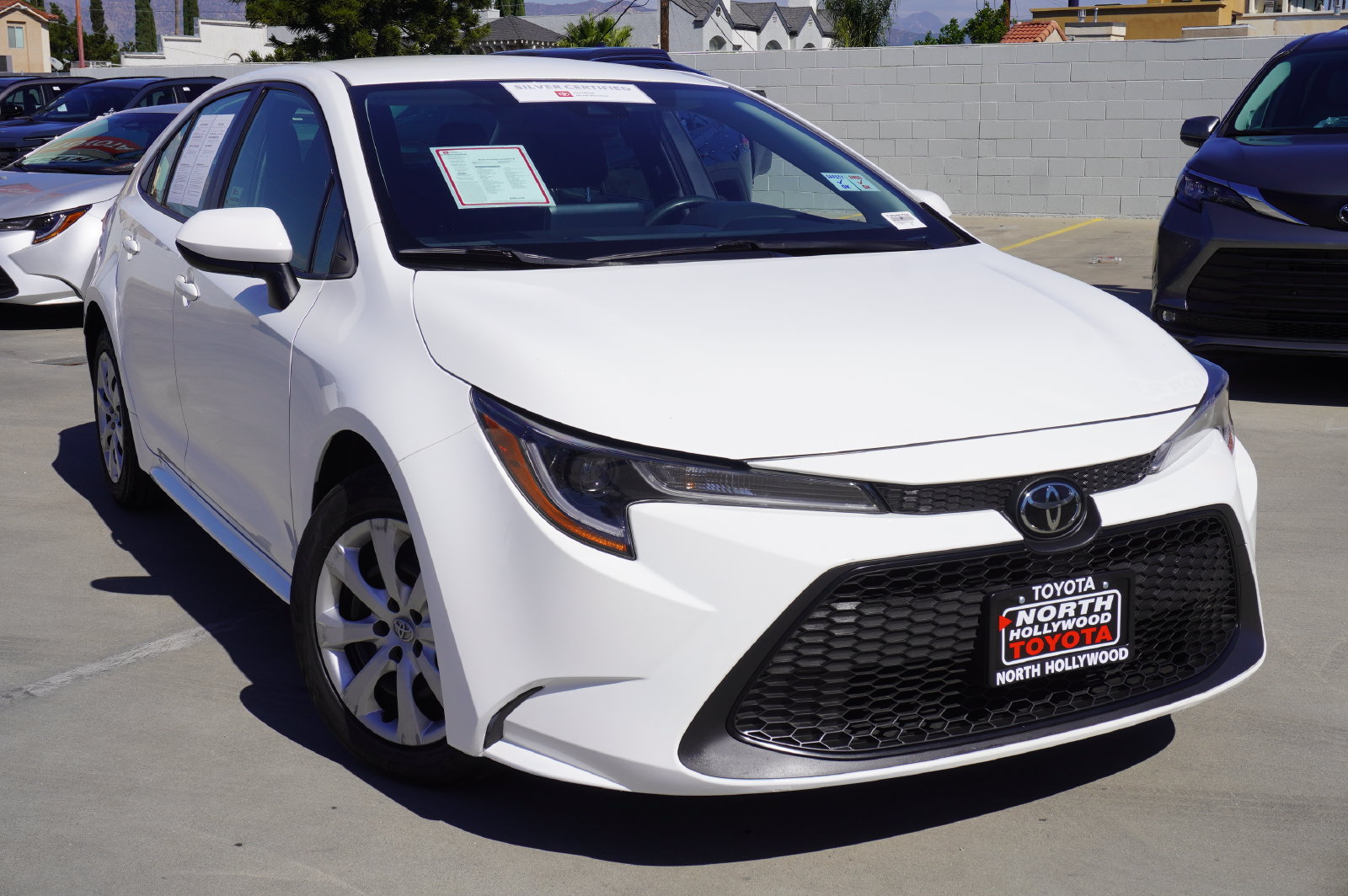 Certified 2022 Toyota Corolla LE FWD image 2