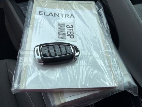 Used 2023 Hyundai Elantra SEL w/ Convenience Package FWD image 39