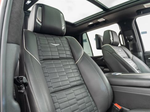 Used 2023 Cadillac Escalade Premium Luxury Platinum image 61