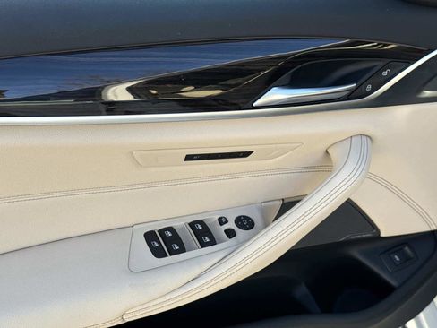 Used 2023 BMW 530i xDrive w/ Premium Package image 27