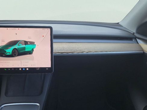 Used 2023 Tesla Model Y AWD image 18