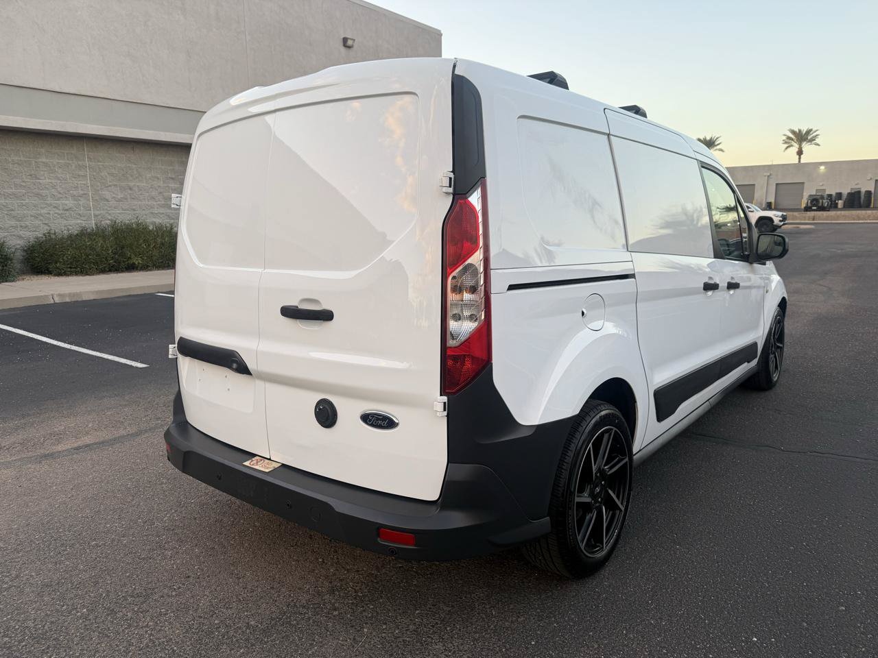 Used 2016 Ford Transit Connect XL FWD image 3