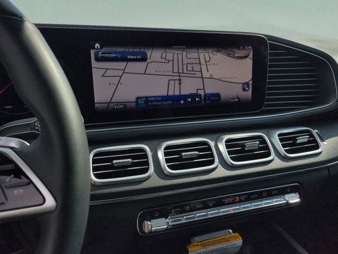 Certified 2025 Mercedes-Benz GLS 450 4MATIC image 23