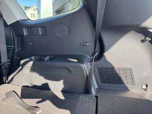 Used 2025 Kia Telluride S AWD/4WD image 48
