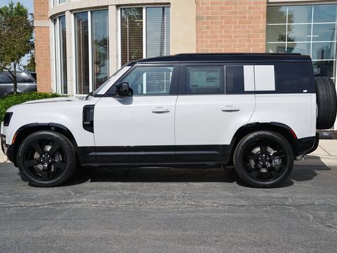 Used 2026 Land Rover Defender 110 X-Dynamic SE AWD/4WD image 2