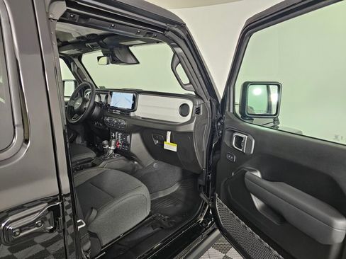 New 2026 Jeep Gladiator Sport AWD/4WD image 36