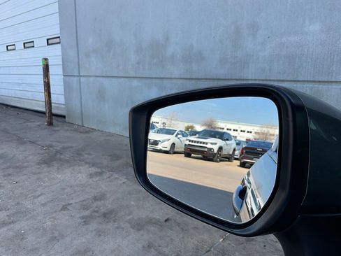 Used 2025 Nissan Versa SV image 18