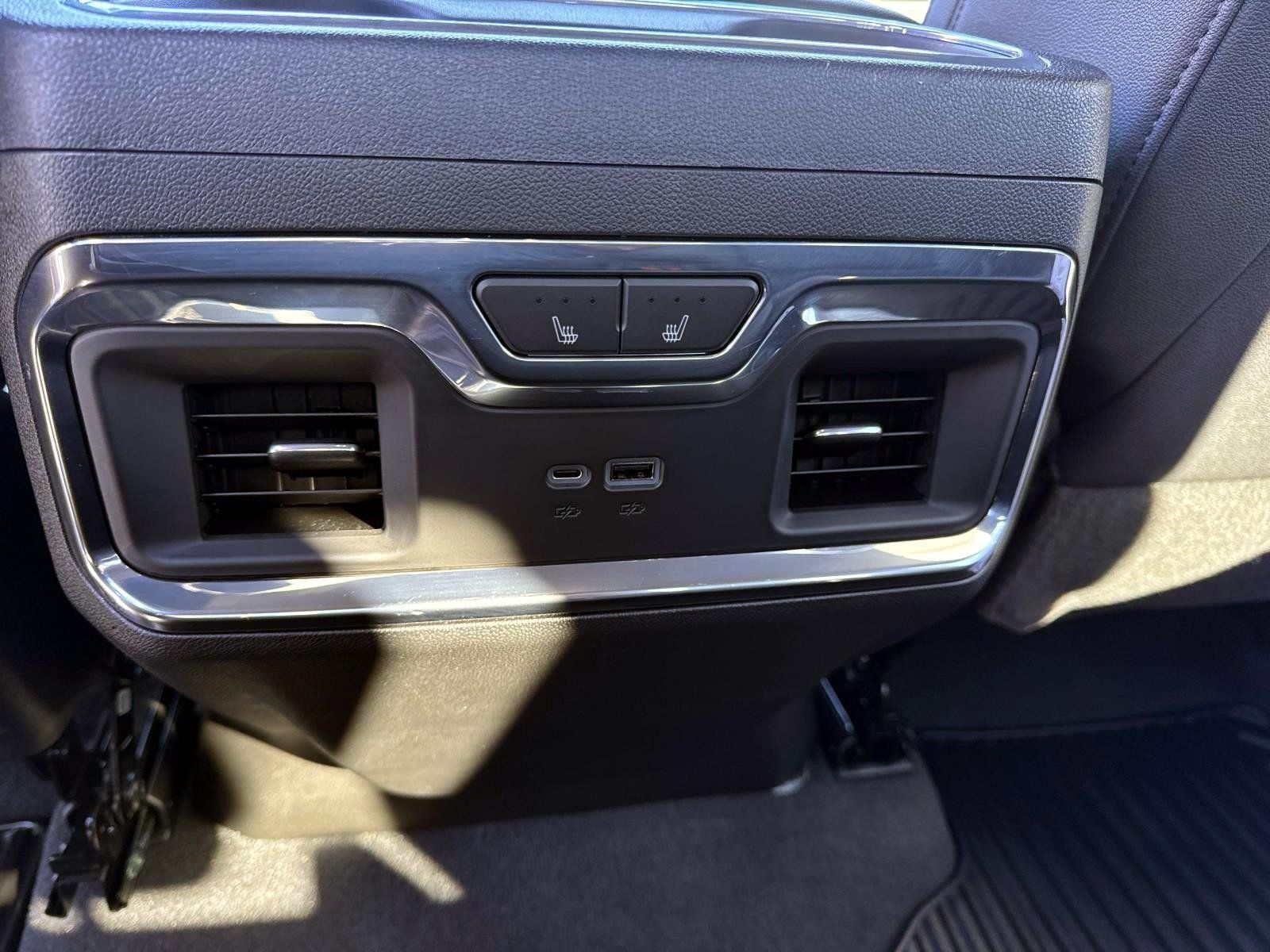 Used 2023 Chevrolet Silverado 1500 LTZ w/ LTZ Convenience Package II AWD/4WD image 10