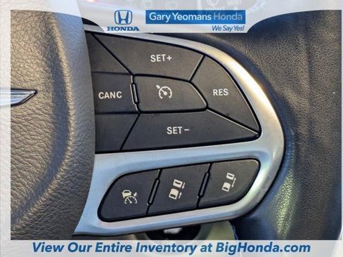 Used 2021 Chrysler Pacifica Touring-L image 26