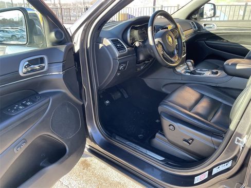 Used 2020 Jeep Grand Cherokee Limited image 14