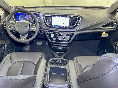 New 2026 Chrysler Pacifica Select image 29