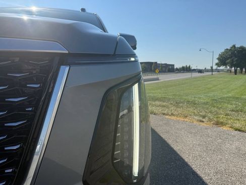 Certified 2026 Cadillac Escalade Luxury w/ Touring Package AWD/4WD image 9