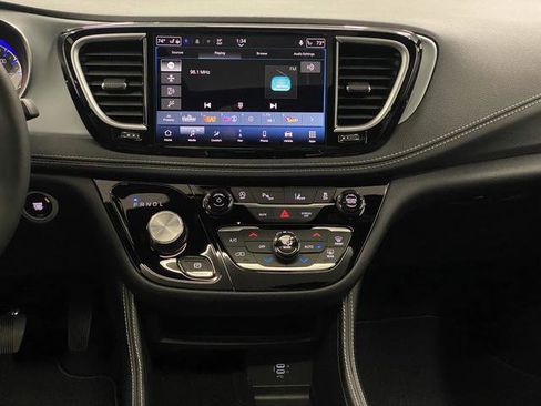 New 2026 Chrysler Pacifica Limited w/ S Appearance Package image 9