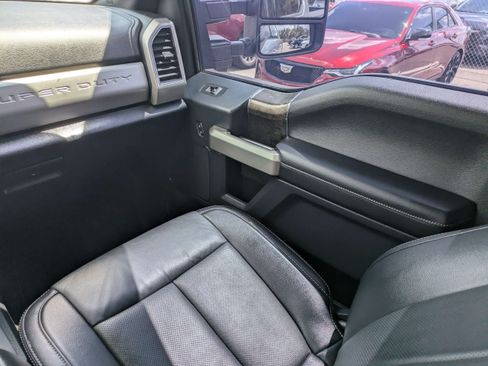 Used 2022 Ford F350 Lariat w/ Lariat Ultimate Package AWD/4WD image 17