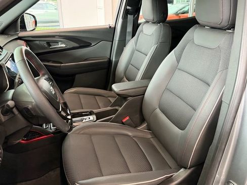 Used 2023 Chevrolet TrailBlazer RS w/ Technology Package AWD/4WD image 5