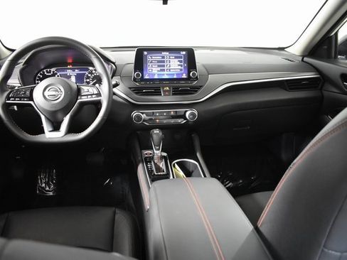 Certified 2025 Nissan Altima 2.5 SR image 26