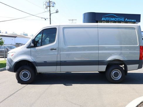 Used 2024 Mercedes-Benz Sprinter 2500 image 2