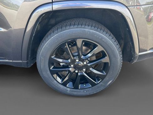 Used 2020 Jeep Grand Cherokee Altitude AWD/4WD image 8