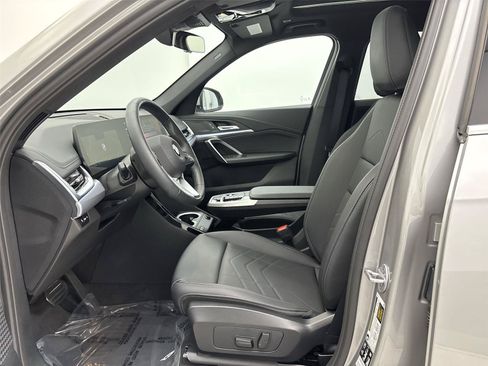 Used 2025 BMW X1 xDrive28i w/ Convenience Package AWD/4WD image 25