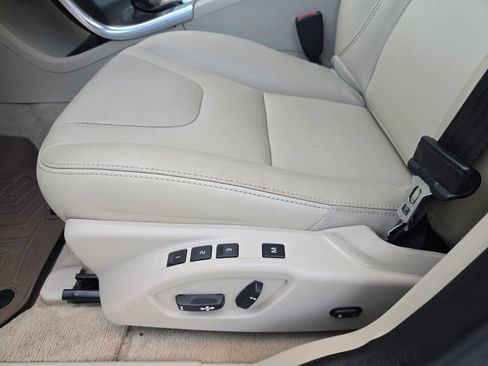 Used 2015 Volvo XC60 T5 image 14