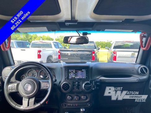 Used 2017 Jeep Wrangler Unlimited Sport AWD/4WD image 19