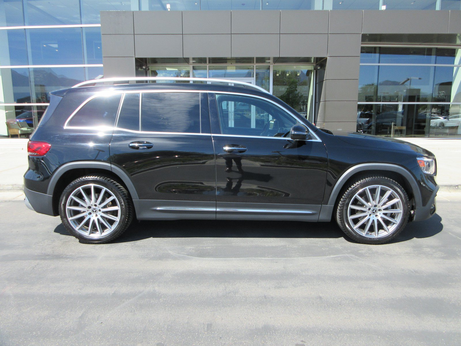 Used 2022 Mercedes-Benz GLB 250 4MATIC image 12